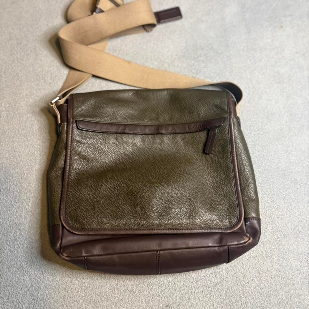 Coach Camden Leather Messenger Bag F70924